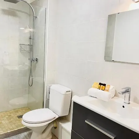 Les Imperators Yourhosthelper Apartment *